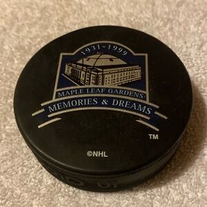 Maple Leaf Gardens NHL Hockey Puck